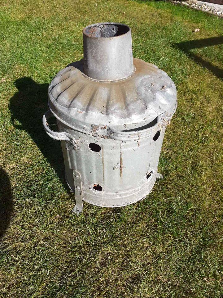 https://www.gardentoolbox.co.uk/wp-content/uploads/2021/12/Small-incinerator-better-for-confined-spaces.jpeg