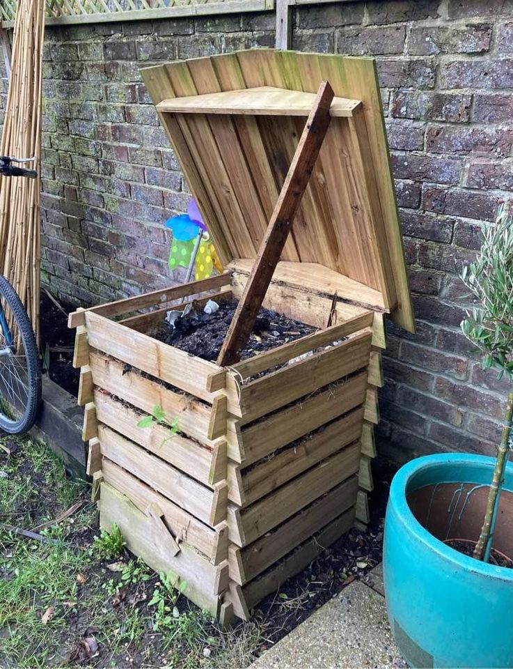 My Easipet Compost Bin Choice Is The Best For A Natural Garden On Testing 